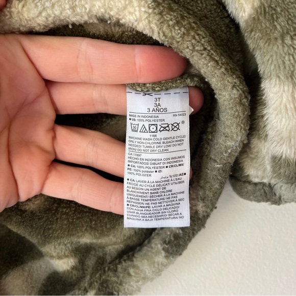 🌼 5/$25 Old Navy Toddler Camo Fleece Pullover 3T Cozy Plush Long Sleeve Top - Picture 5 of 7